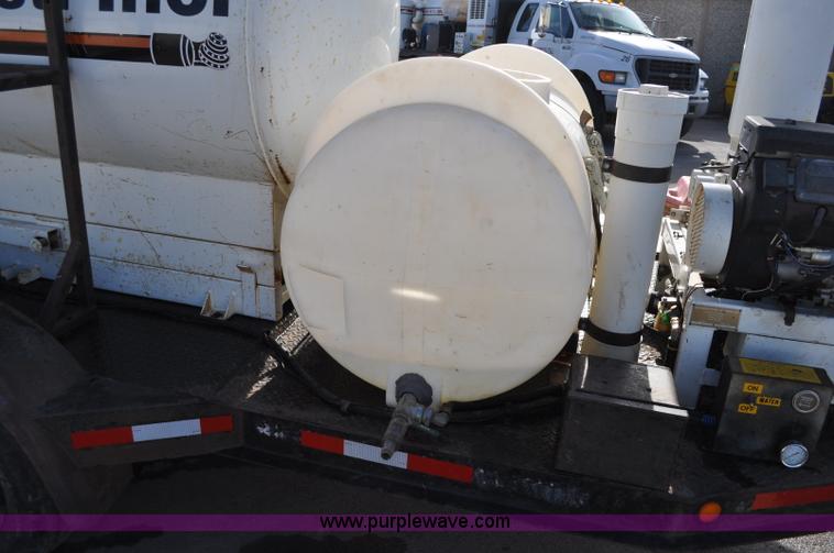 image for item C3128 1999 Vacmaster SPV800 vacuum system