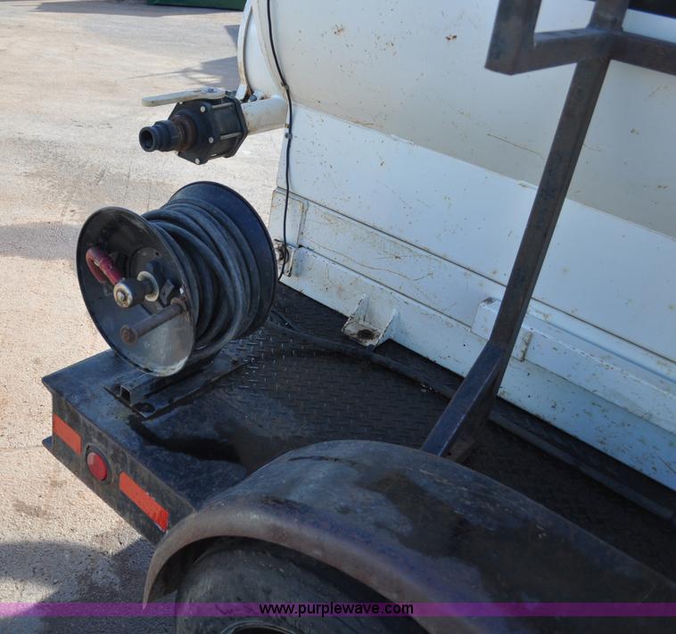 image for item C3128 1999 Vacmaster SPV800 vacuum system