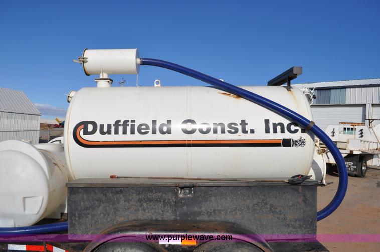 image for item C3128 1999 Vacmaster SPV800 vacuum system