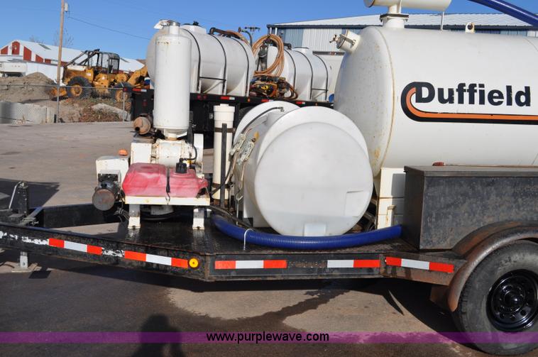 image for item C3128 1999 Vacmaster SPV800 vacuum system