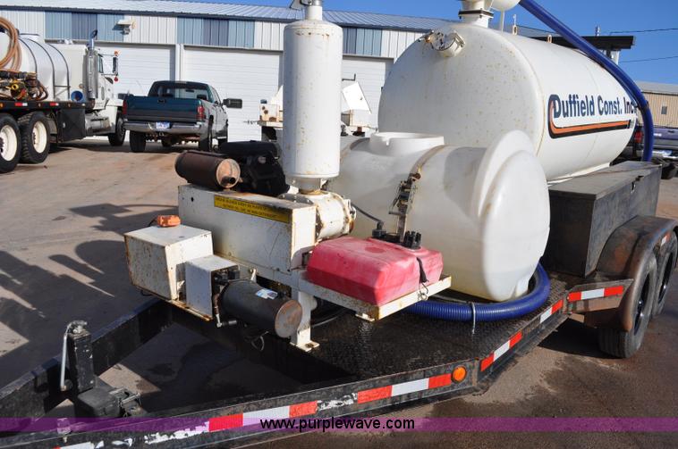 image for item C3128 1999 Vacmaster SPV800 vacuum system