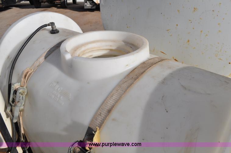 image for item C3128 1999 Vacmaster SPV800 vacuum system