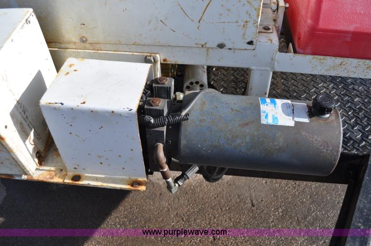 image for item C3128 1999 Vacmaster SPV800 vacuum system