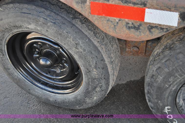 image for item C3128 1999 Vacmaster SPV800 vacuum system