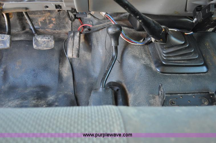 image for item C3129 2002 Ford F350 XL Super Duty flatbed truck