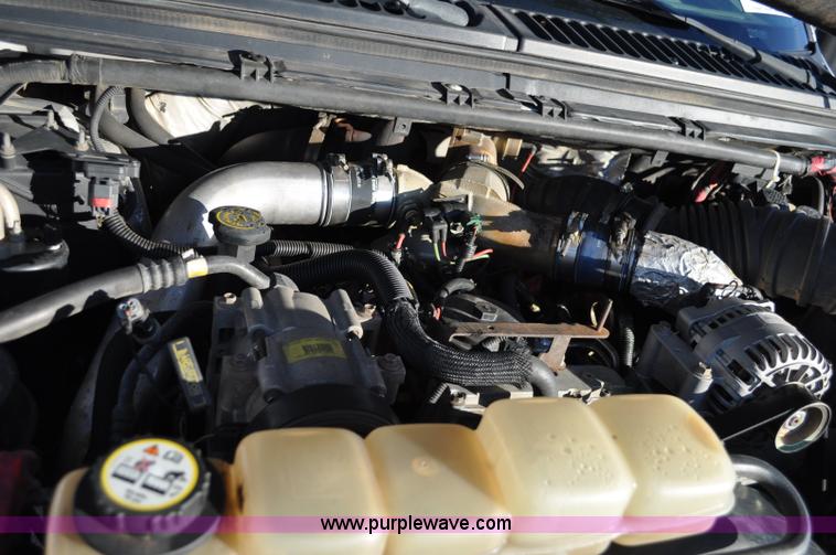 image for item C3129 2002 Ford F350 XL Super Duty flatbed truck