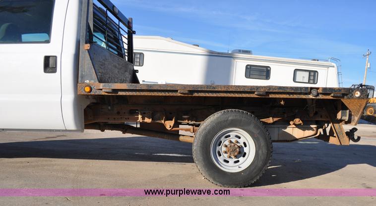 image for item C3129 2002 Ford F350 XL Super Duty flatbed truck