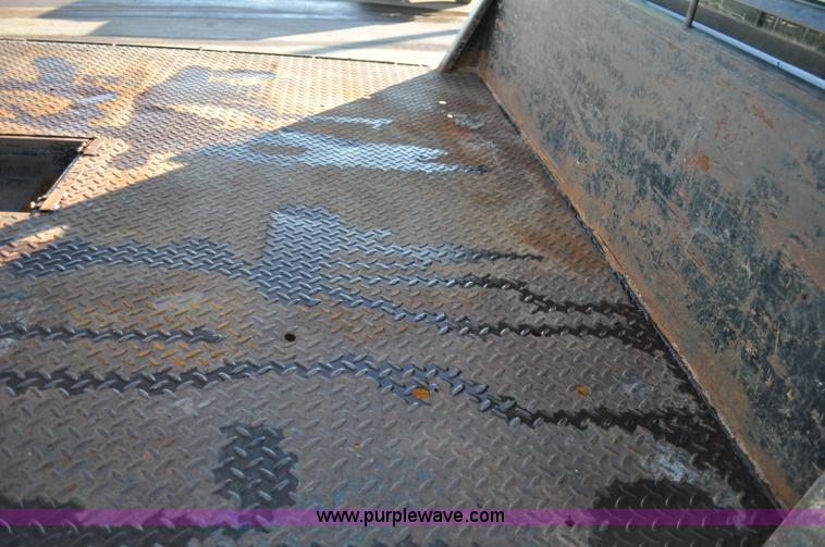 image for item C3129 2002 Ford F350 XL Super Duty flatbed truck