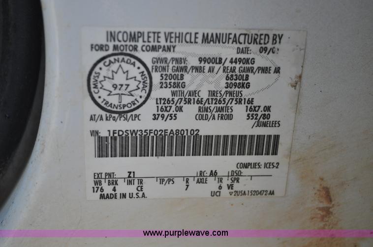 image for item C3129 2002 Ford F350 XL Super Duty flatbed truck