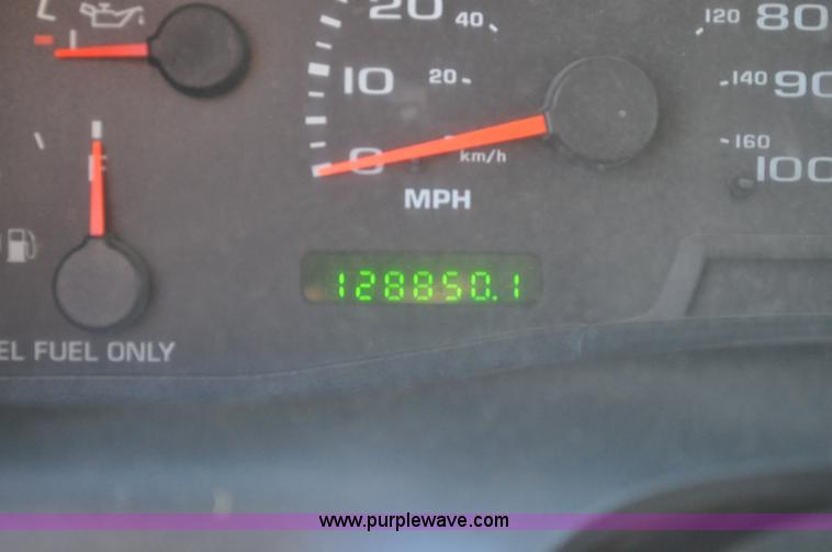 image for item C3129 2002 Ford F350 XL Super Duty flatbed truck