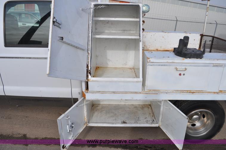 image for item C3130 2000 Ford F350 XLT Super Duty service truck