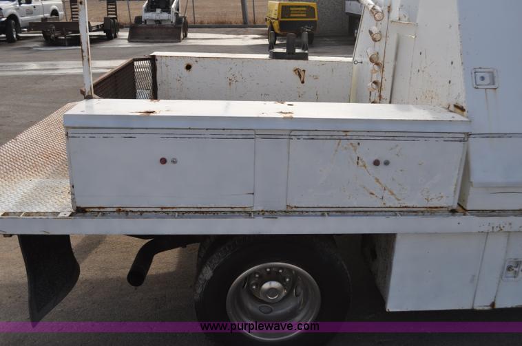 image for item C3130 2000 Ford F350 XLT Super Duty service truck