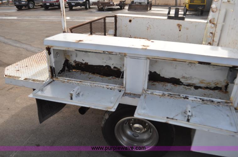 image for item C3130 2000 Ford F350 XLT Super Duty service truck