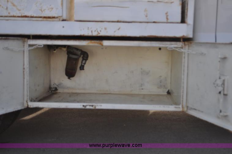 image for item C3130 2000 Ford F350 XLT Super Duty service truck