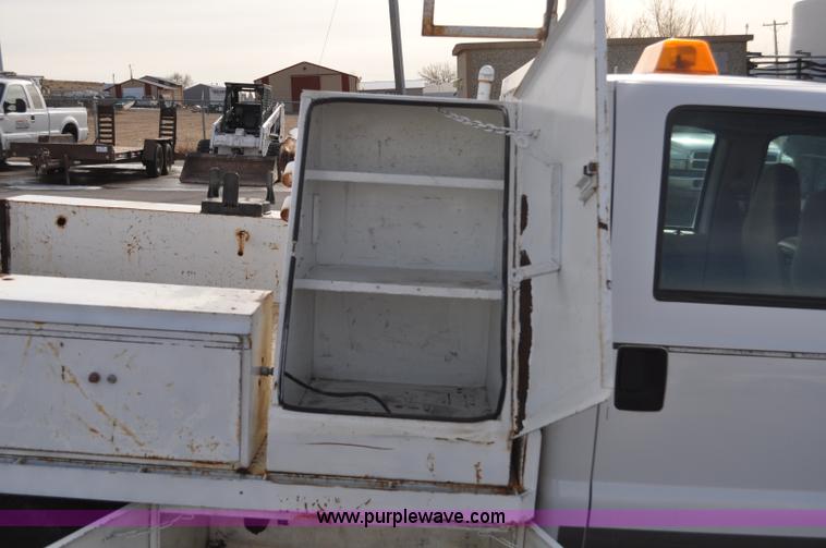 image for item C3130 2000 Ford F350 XLT Super Duty service truck