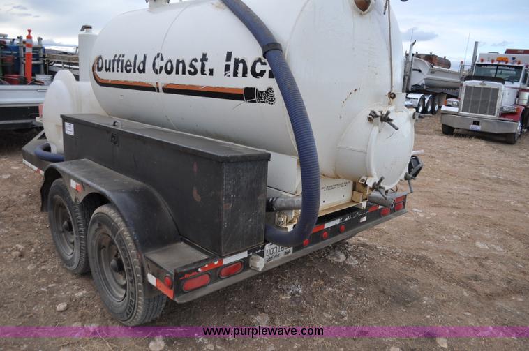 image for item C3133 1999 Vacmaster SPV800 vacuum system