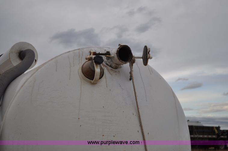 image for item C3133 1999 Vacmaster SPV800 vacuum system