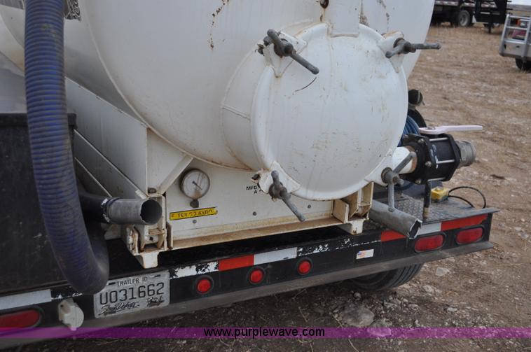 image for item C3133 1999 Vacmaster SPV800 vacuum system