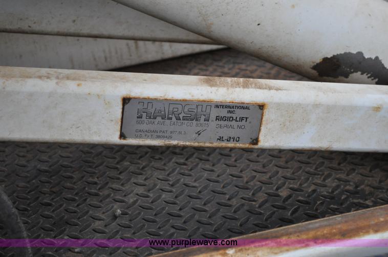 image for item C3133 1999 Vacmaster SPV800 vacuum system