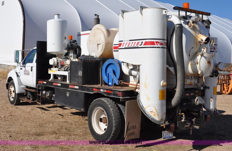 image for item C3134 2000 Ford F650 XL Super Duty Vac-N-Dig truck