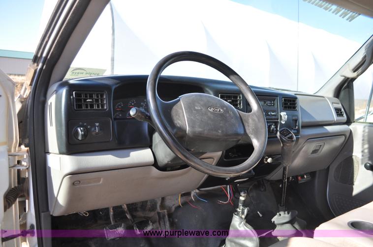 image for item C3134 2000 Ford F650 XL Super Duty Vac-N-Dig truck