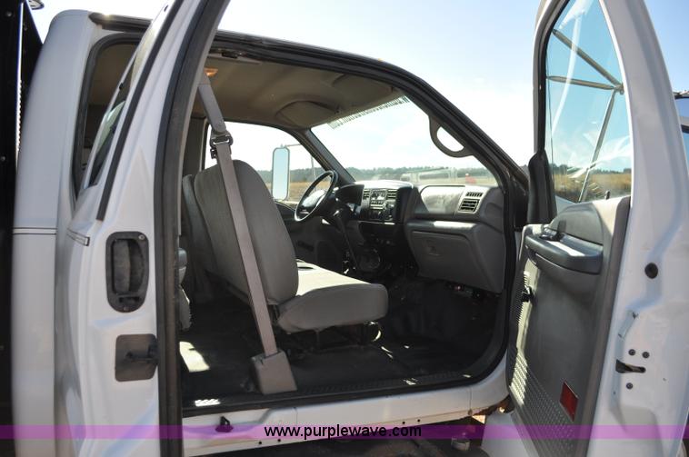 image for item C3134 2000 Ford F650 XL Super Duty Vac-N-Dig truck