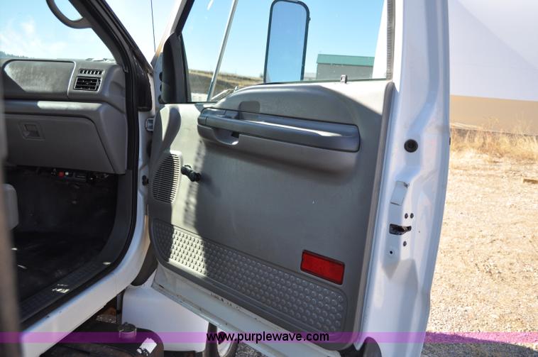 image for item C3134 2000 Ford F650 XL Super Duty Vac-N-Dig truck