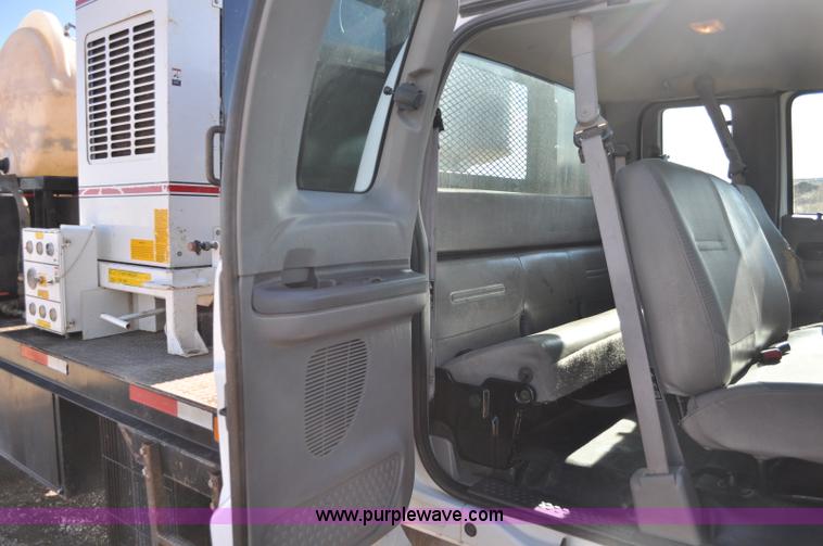 image for item C3134 2000 Ford F650 XL Super Duty Vac-N-Dig truck