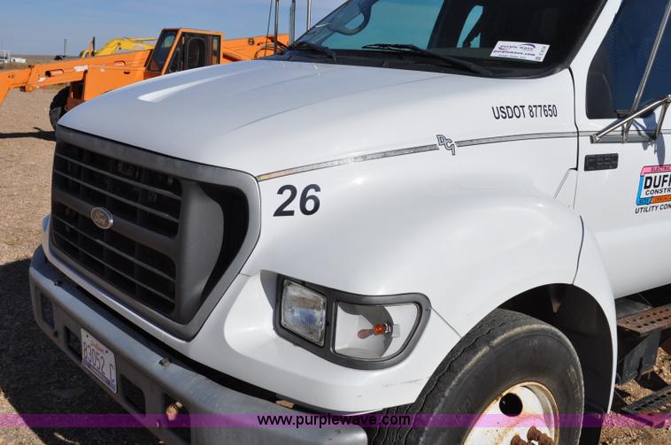 image for item C3134 2000 Ford F650 XL Super Duty Vac-N-Dig truck