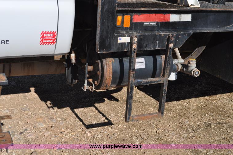 image for item C3134 2000 Ford F650 XL Super Duty Vac-N-Dig truck