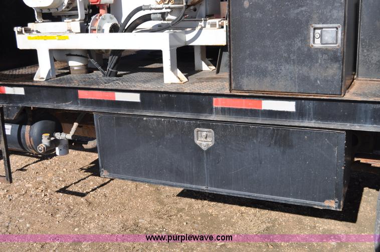 image for item C3134 2000 Ford F650 XL Super Duty Vac-N-Dig truck