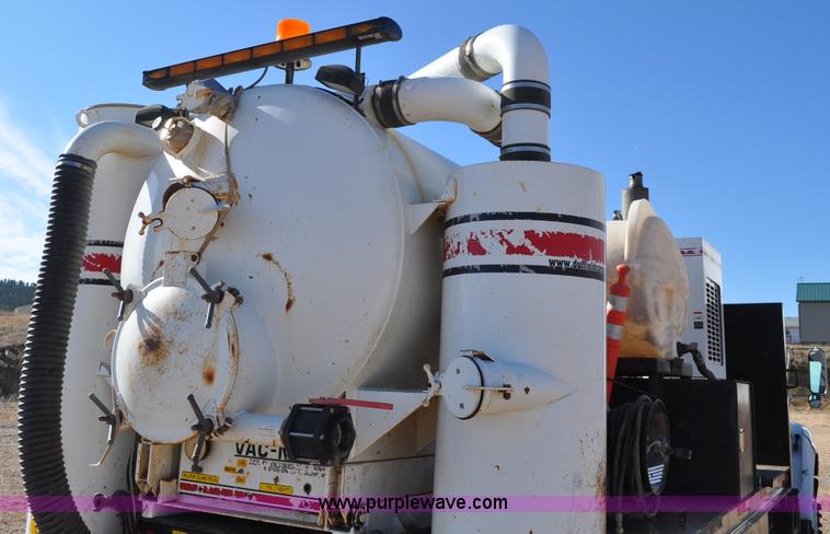 image for item C3134 2000 Ford F650 XL Super Duty Vac-N-Dig truck