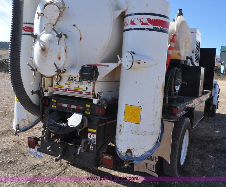 image for item C3134 2000 Ford F650 XL Super Duty Vac-N-Dig truck