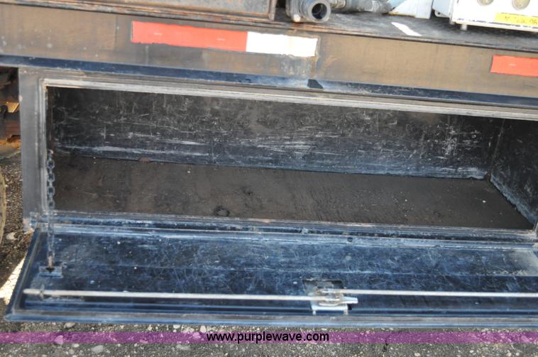 image for item C3134 2000 Ford F650 XL Super Duty Vac-N-Dig truck