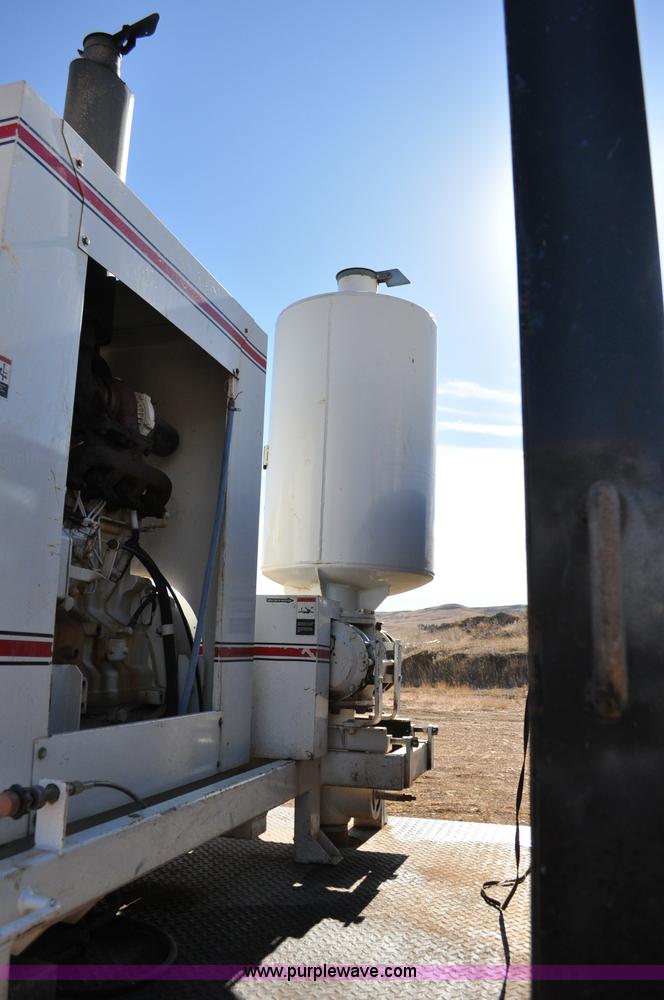 image for item C3134 2000 Ford F650 XL Super Duty Vac-N-Dig truck