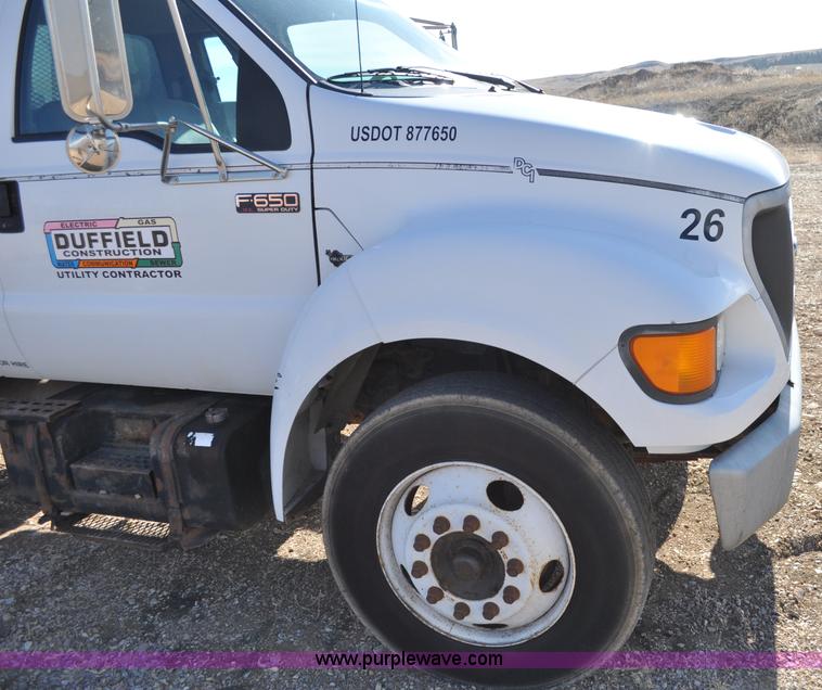 image for item C3134 2000 Ford F650 XL Super Duty Vac-N-Dig truck