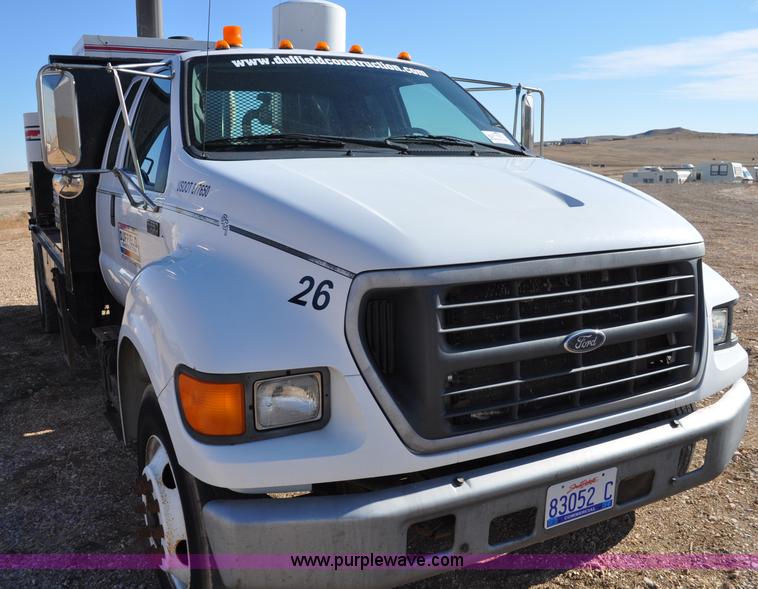 image for item C3134 2000 Ford F650 XL Super Duty Vac-N-Dig truck