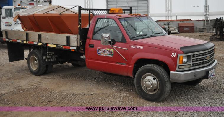image for item C3171 1992 Chevrolet Cheyenne 3500 spreader truck