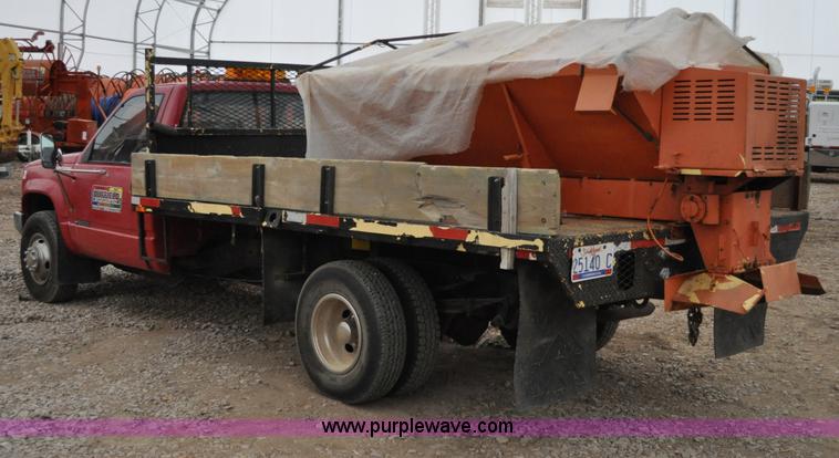 image for item C3171 1992 Chevrolet Cheyenne 3500 spreader truck