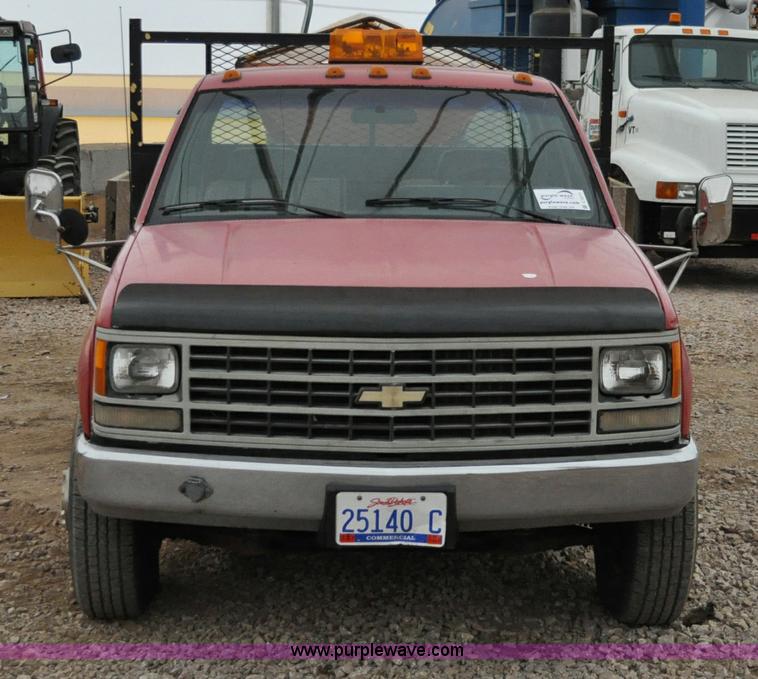 image for item C3171 1992 Chevrolet Cheyenne 3500 spreader truck