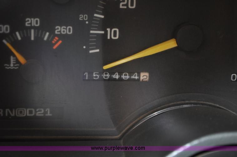 image for item C3171 1992 Chevrolet Cheyenne 3500 spreader truck