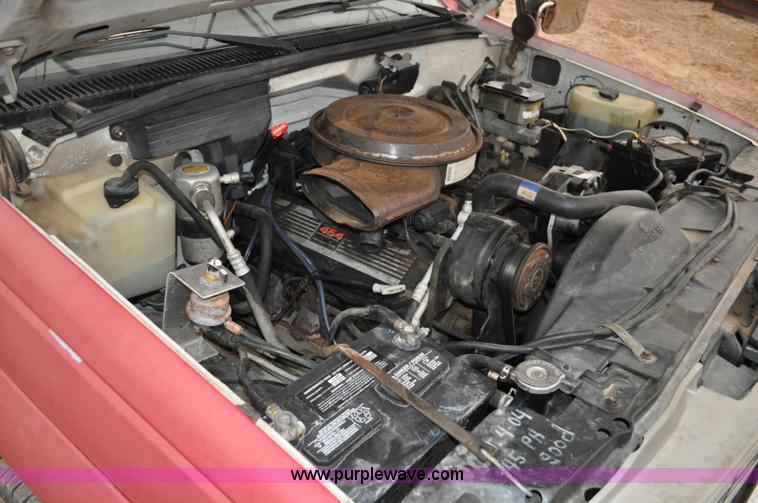 image for item C3171 1992 Chevrolet Cheyenne 3500 spreader truck