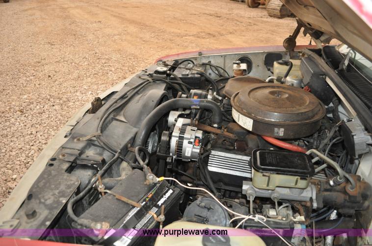 image for item C3171 1992 Chevrolet Cheyenne 3500 spreader truck