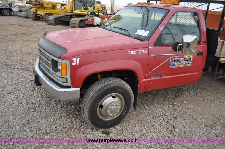 image for item C3171 1992 Chevrolet Cheyenne 3500 spreader truck