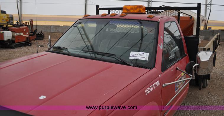 image for item C3171 1992 Chevrolet Cheyenne 3500 spreader truck