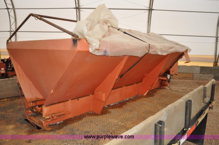 image for item C3171 1992 Chevrolet Cheyenne 3500 spreader truck