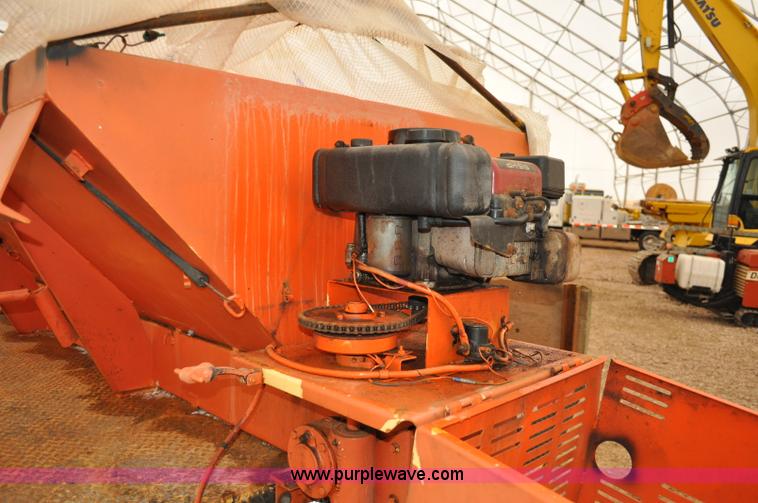 image for item C3171 1992 Chevrolet Cheyenne 3500 spreader truck