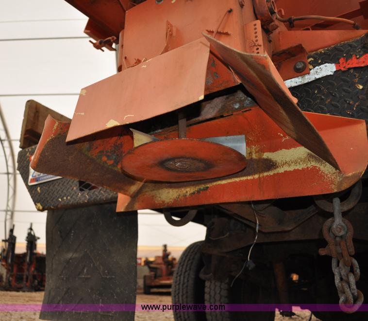 image for item C3171 1992 Chevrolet Cheyenne 3500 spreader truck