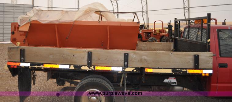 image for item C3171 1992 Chevrolet Cheyenne 3500 spreader truck