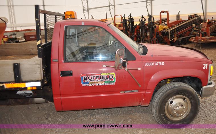 image for item C3171 1992 Chevrolet Cheyenne 3500 spreader truck